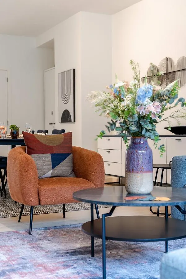 Coastal Elegance: Beachside Retreat with Private Parking Ostend 0*,  Belgium