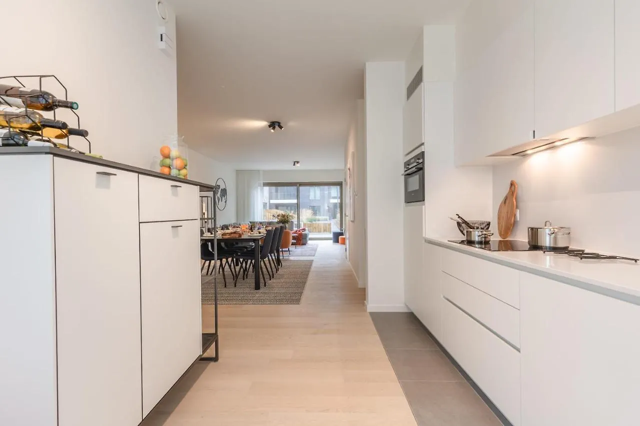 Holiday home Coastal Elegance: Beachside Retreat with Private Parking Ostend