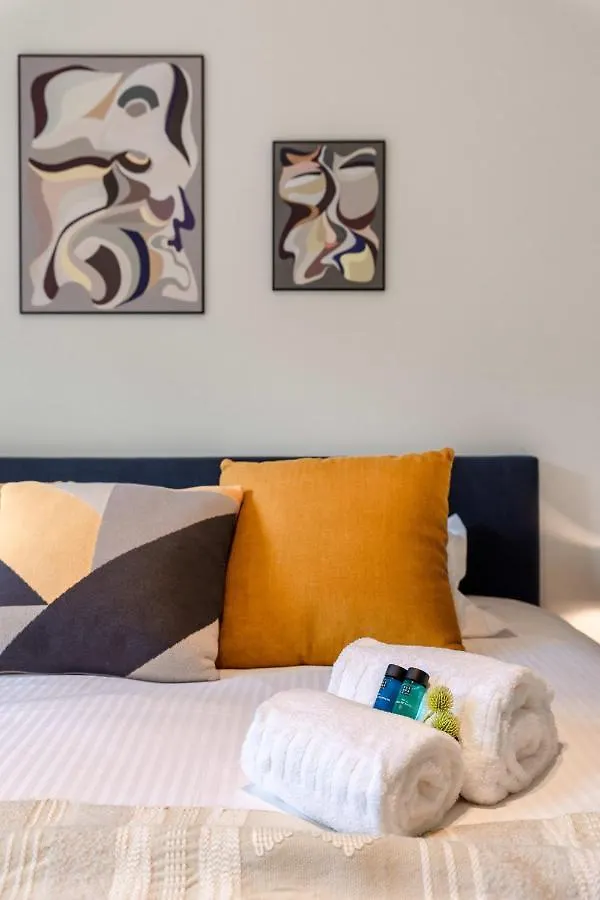 Coastal Elegance: Beachside Retreat with Private Parking Ostend Holiday home