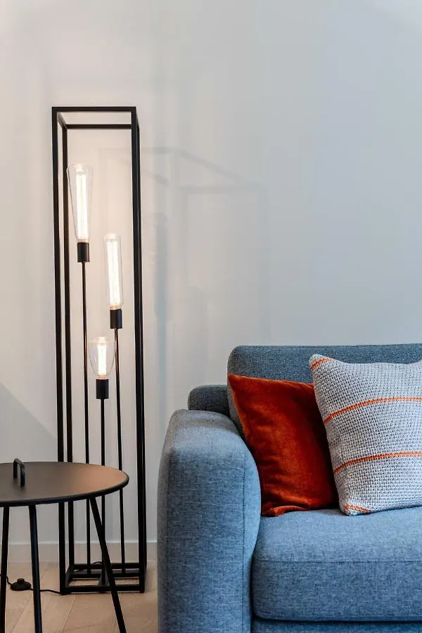 Coastal Elegance: Beachside Retreat with Private Parking Ostend