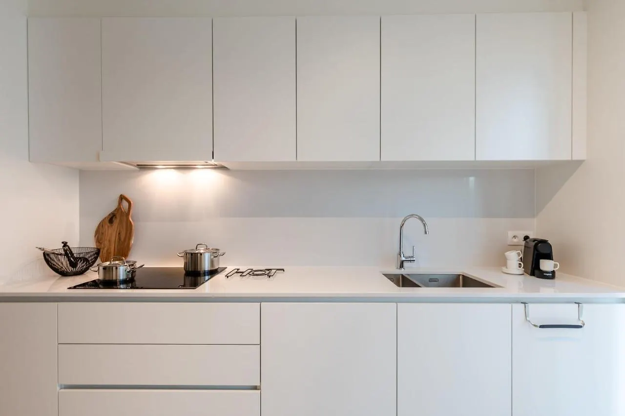 Coastal Elegance: Beachside Retreat with Private Parking Ostend