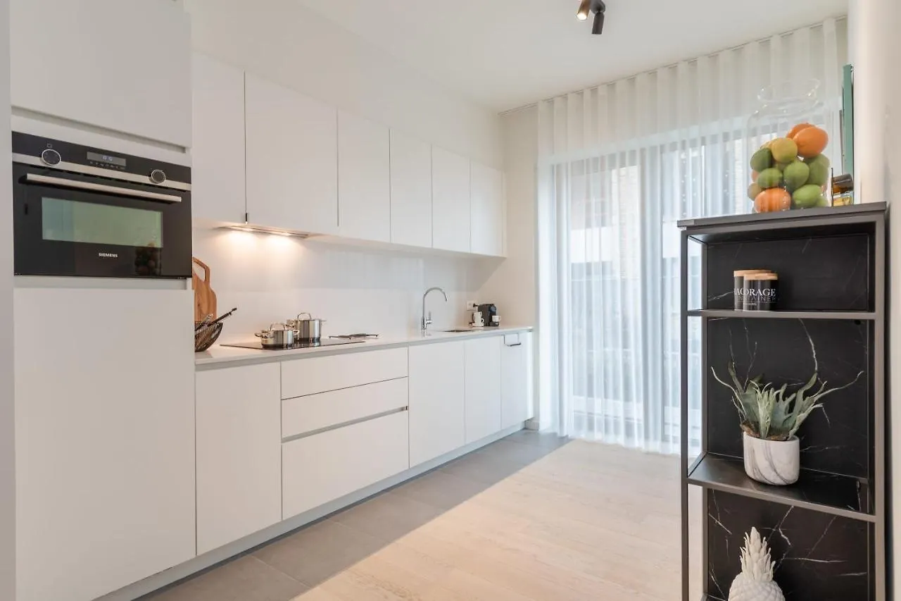 Holiday home Coastal Elegance: Beachside Retreat with Private Parking Ostend